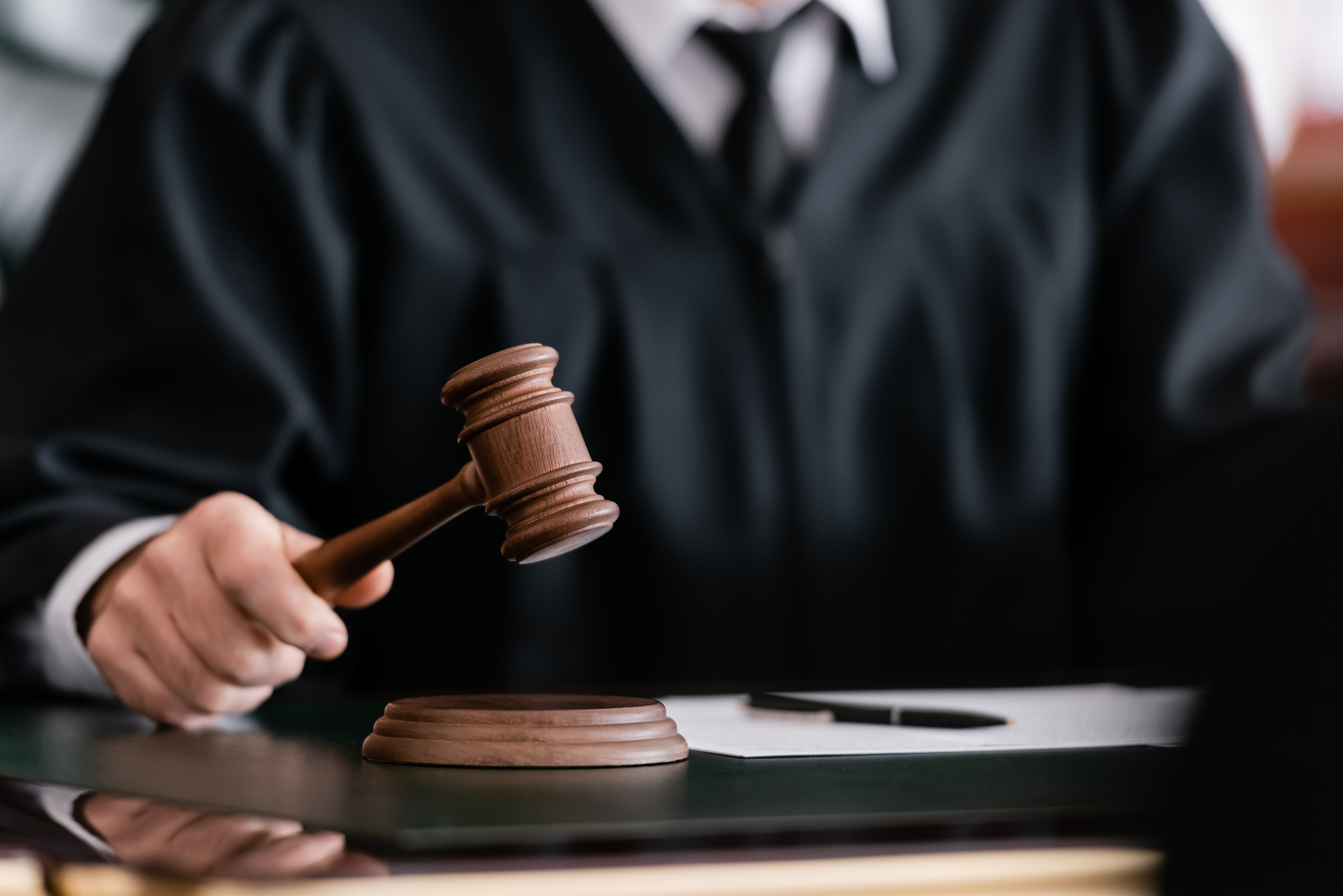 judge holding gavel